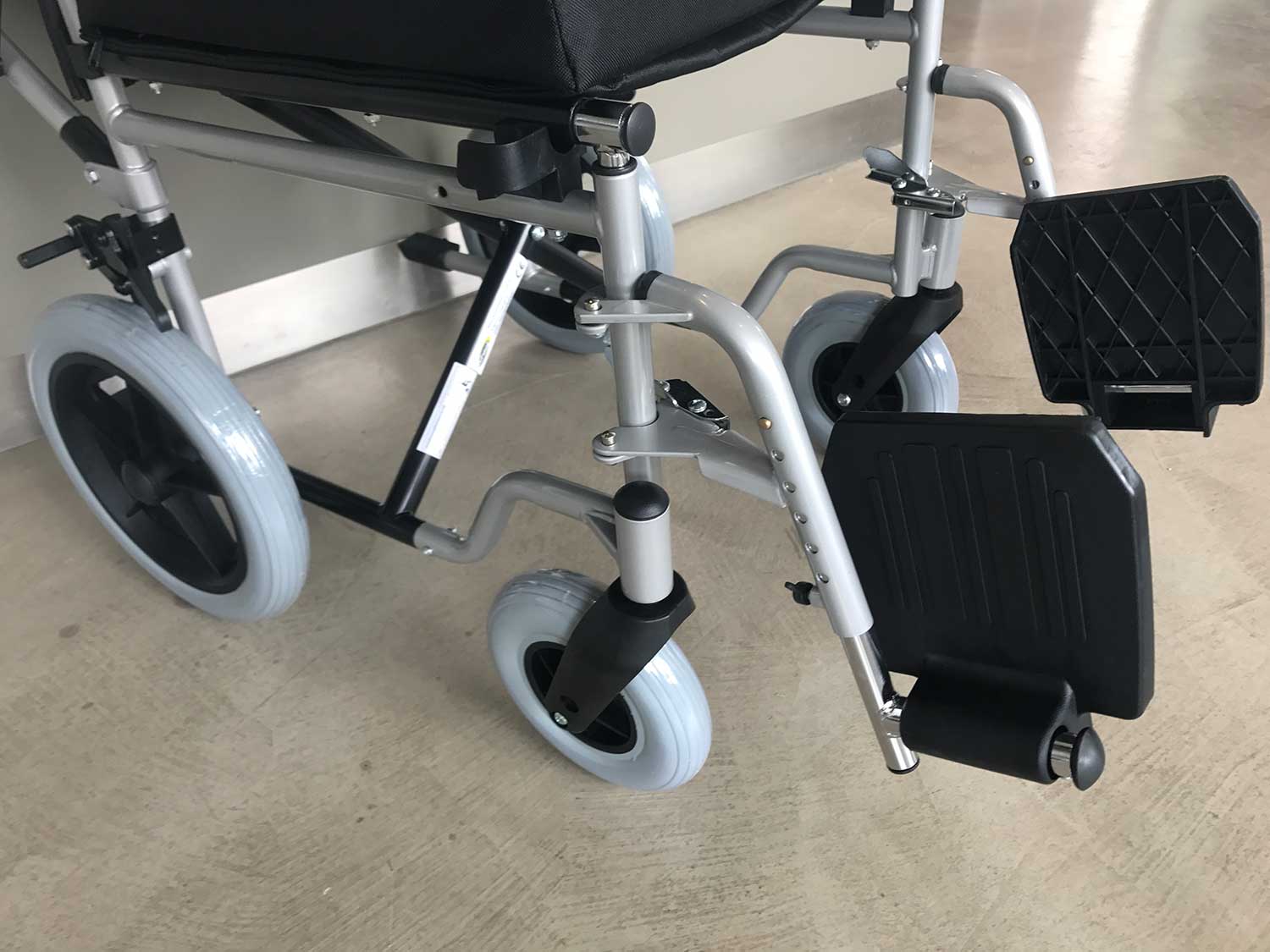 Wheel Αναπηρικό αμαξίδιο απλού τύπου Economy Transit 12'' Wheel Αναπηρικό αμαξίδιο απλού τύπου Economy Transit 12''