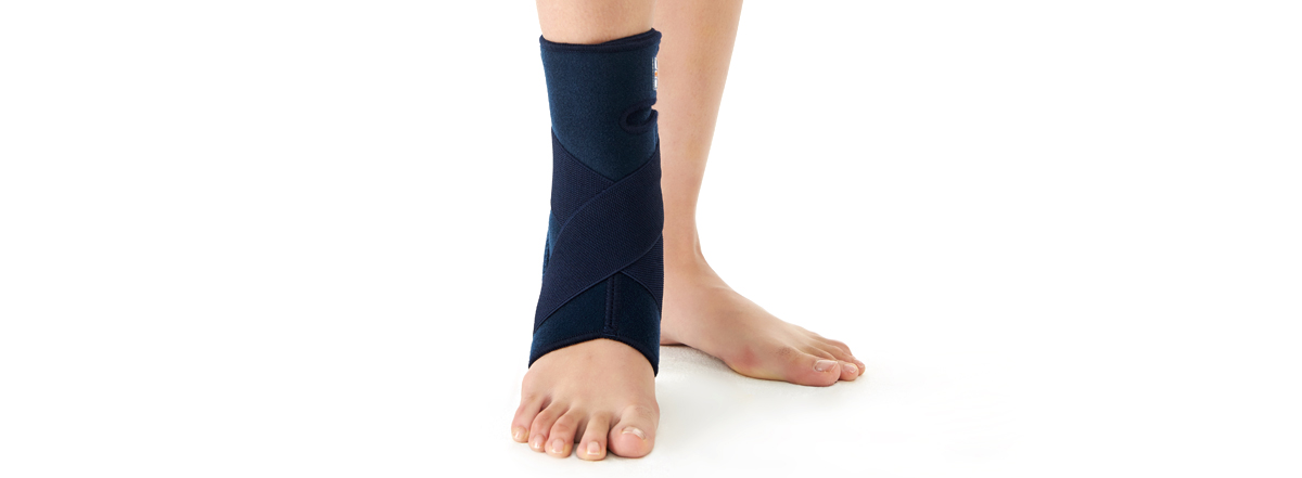 DR. MED Επιστραγαλίδα με δέστρες criss-cross από neopren DR-A011 DR. MED Επιστραγαλίδα με δέστρες criss-cross από neopren DR-A011